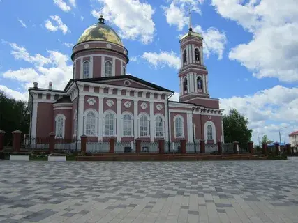 Мы так же как и жители Санкт-Петербурга можем гордится своей архитектурой. Музей под открытым небом.Туристические места.