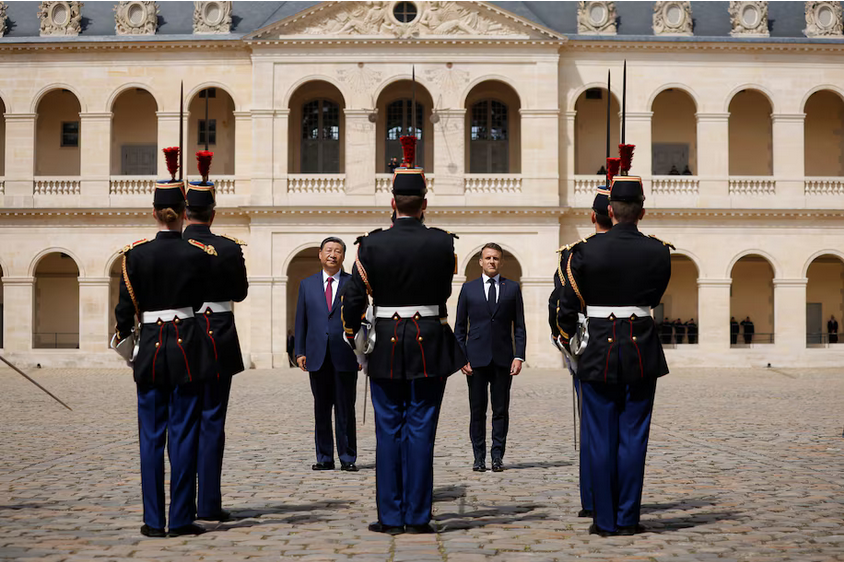 Председатель КНР Си Цзиньпин посетил Францию ​​во время первой после пандемии поездки в Европу
