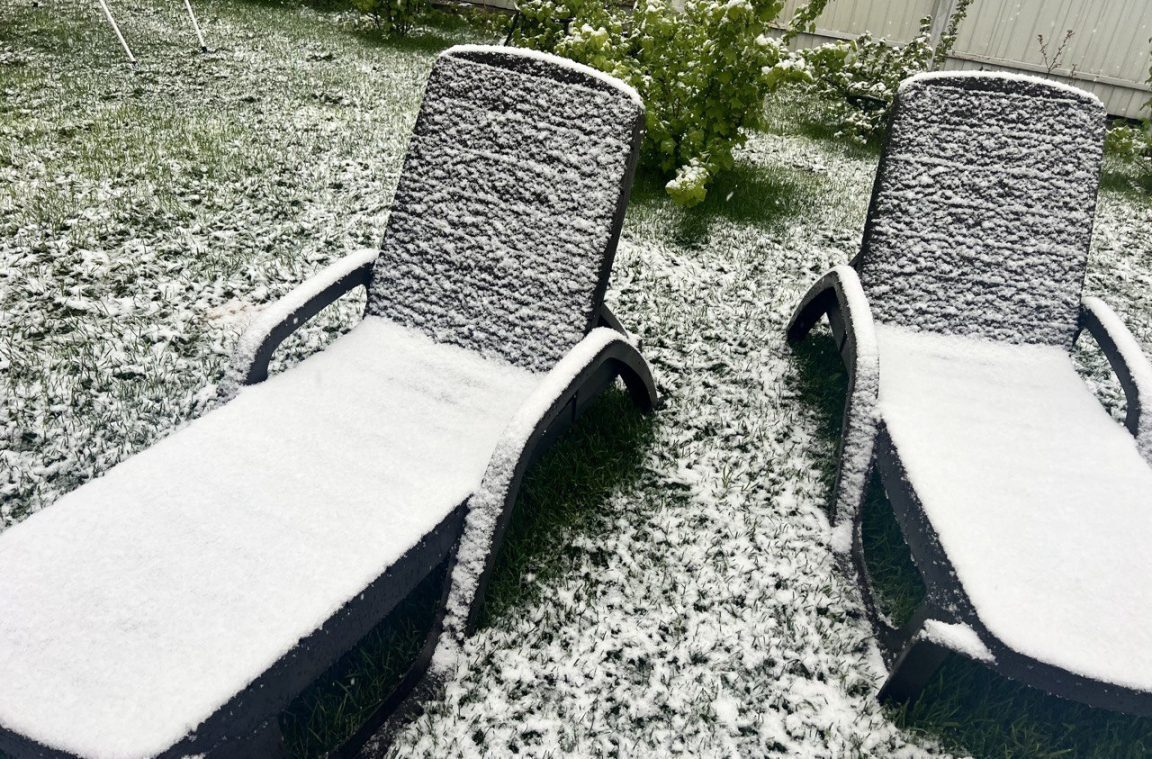 Неожиданный сюрприз: первый майский снег в Москве и области