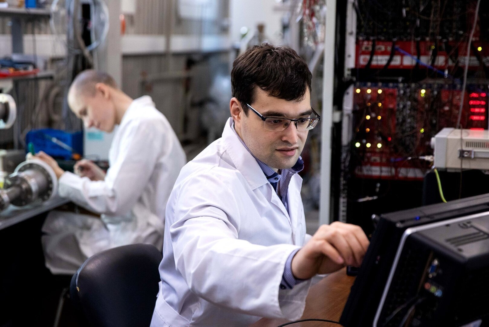 Новая разработка российских ученых - уникальный материал для хранения данных