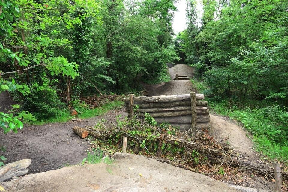 Несовершеннолетние подозреваемые в групповом изнасиловании 14-летней девочки противоречат друг другу: «Винят друг друга»