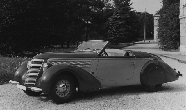 "Захваченные в Германии автомобили, пополнившие автомобильный парк Советского Союза после Второй мировой войны"