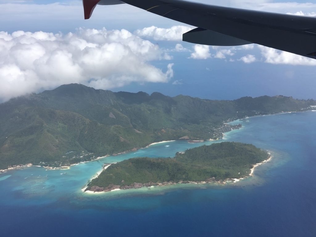 Райский уголок на Земле. Исследуем курорт Праслин в поисках идеального отдыха.