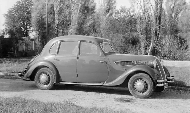 "Захваченные в Германии автомобили, пополнившие автомобильный парк Советского Союза после Второй мировой войны"