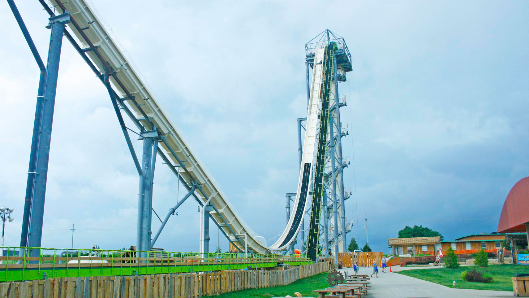 Самая высокая водная горка под названием "Verrückt" . Где находится, когда появилась, протяженность, цены для туристов - подробный обзор.
