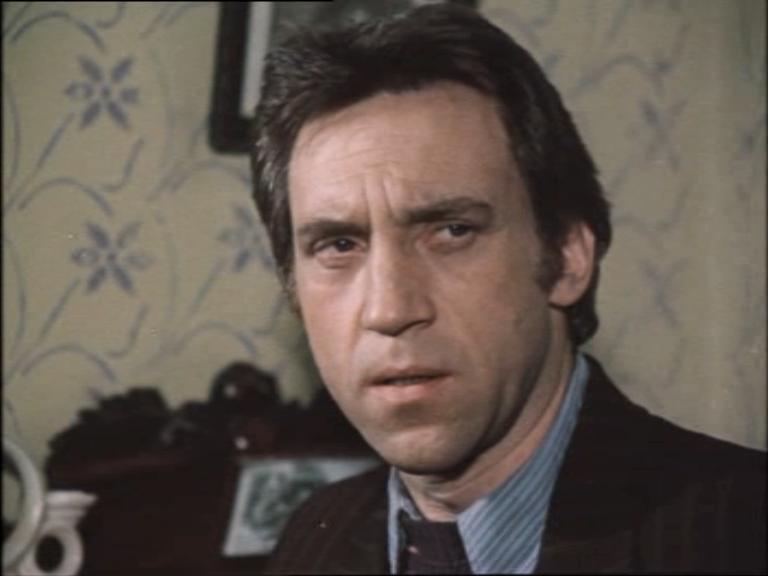 Джигарханян бандит с большой есть буквы! Высоцкий сам снимался вместе с ним! Рифмоплетство.