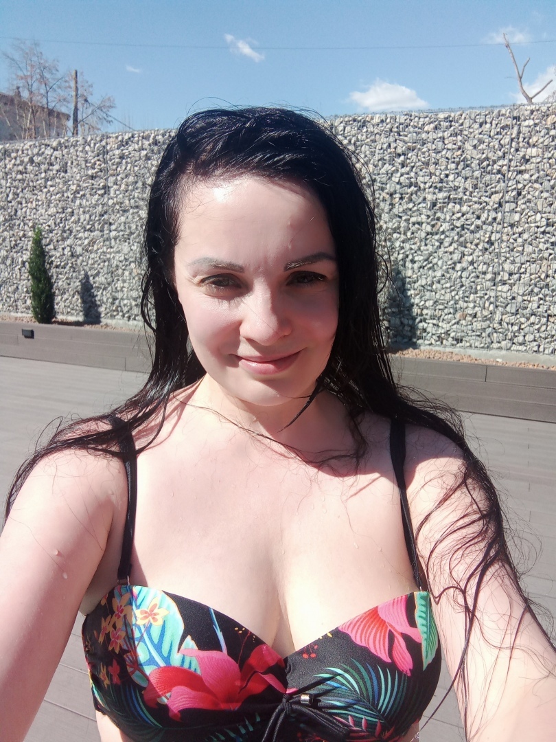 Один пускал газы, когда я садилась за столик кушать. Другой фоткал, когда я спала. История моей подруги, которая решила поехать в плацкарте.