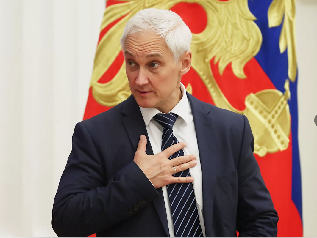 Вы поддерживаете перестановки в Правительстве РФ и переход на Военные рельсы воевать со всеми "врагами" на континентах ?