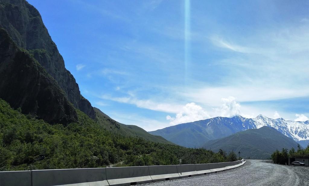 Как мы побывали в Кармадонском ущелье Северного Кавказа – последнем пристанище киногруппы Сергея Бодрова