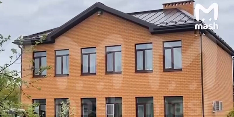 Задержан глава управления кадров Минобороны Кузнецов Юрий Васильевич.Кузнецова подозревают в получении взятки в особо крупном размере.