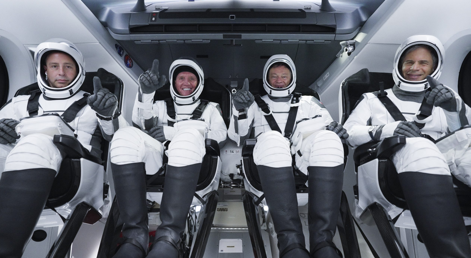 Космический туризм. Кто и как может слетать в космос