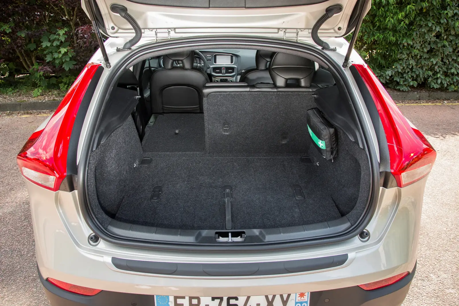 Стоит ли брать Volvo V40 Cross Country с пробегом