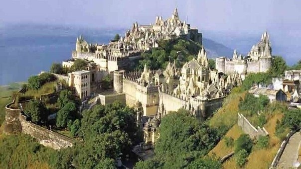 Первый в мире вегетарианский город в мире.