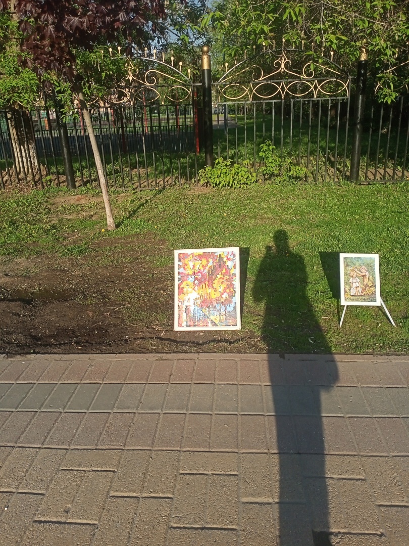 Вдохновение на траве: когда искусство настигает тебя по дороге домой