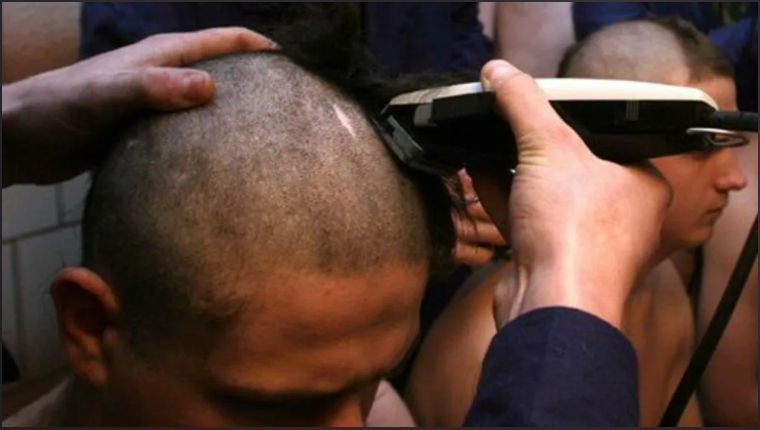 Новый закон о мобилизации в Украине: круглосуточная выдача повесток и ограничения для военнообязанных.