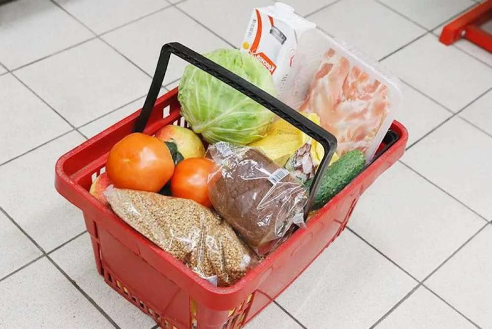 Вы в магазине, не хватает денег: от чего откажитесь?