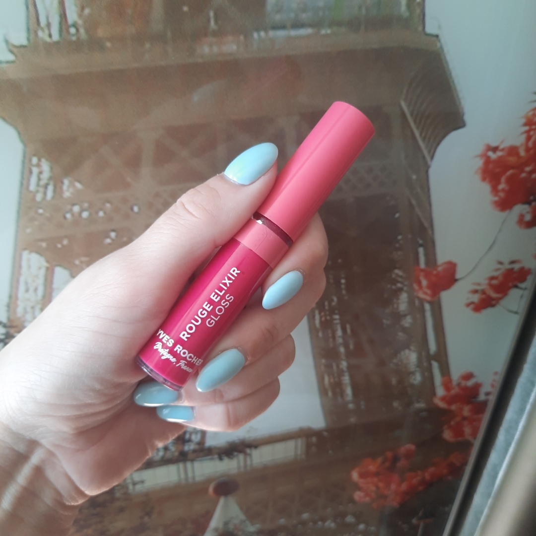 Обзор моей косметички. Чем пользуюсь, что люблю и не только