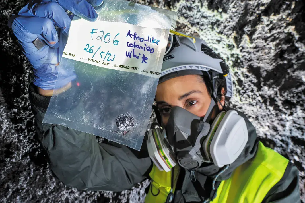 Путешествие в огненные глубины самых молодых пещер Земли