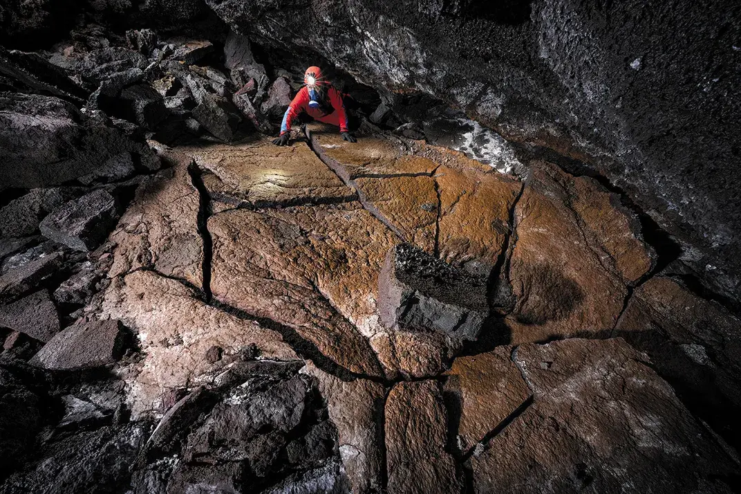 Путешествие в огненные глубины самых молодых пещер Земли