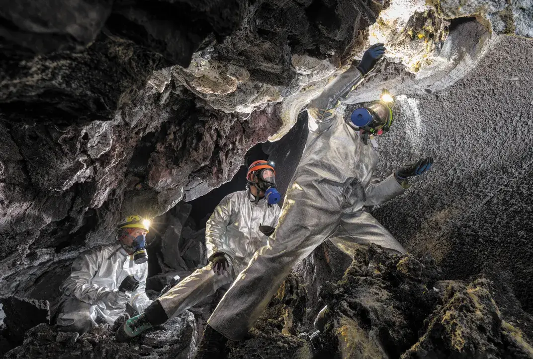 Путешествие в огненные глубины самых молодых пещер Земли