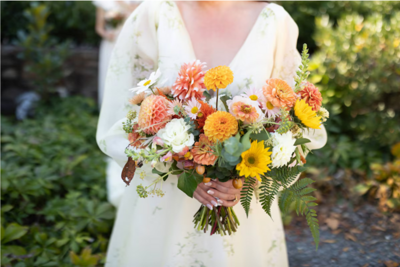 Как сделать сбор свадебных цветов менее расточительным