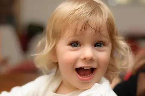 С какого возраста ребенок начинает обращать внимание на чувства других людей