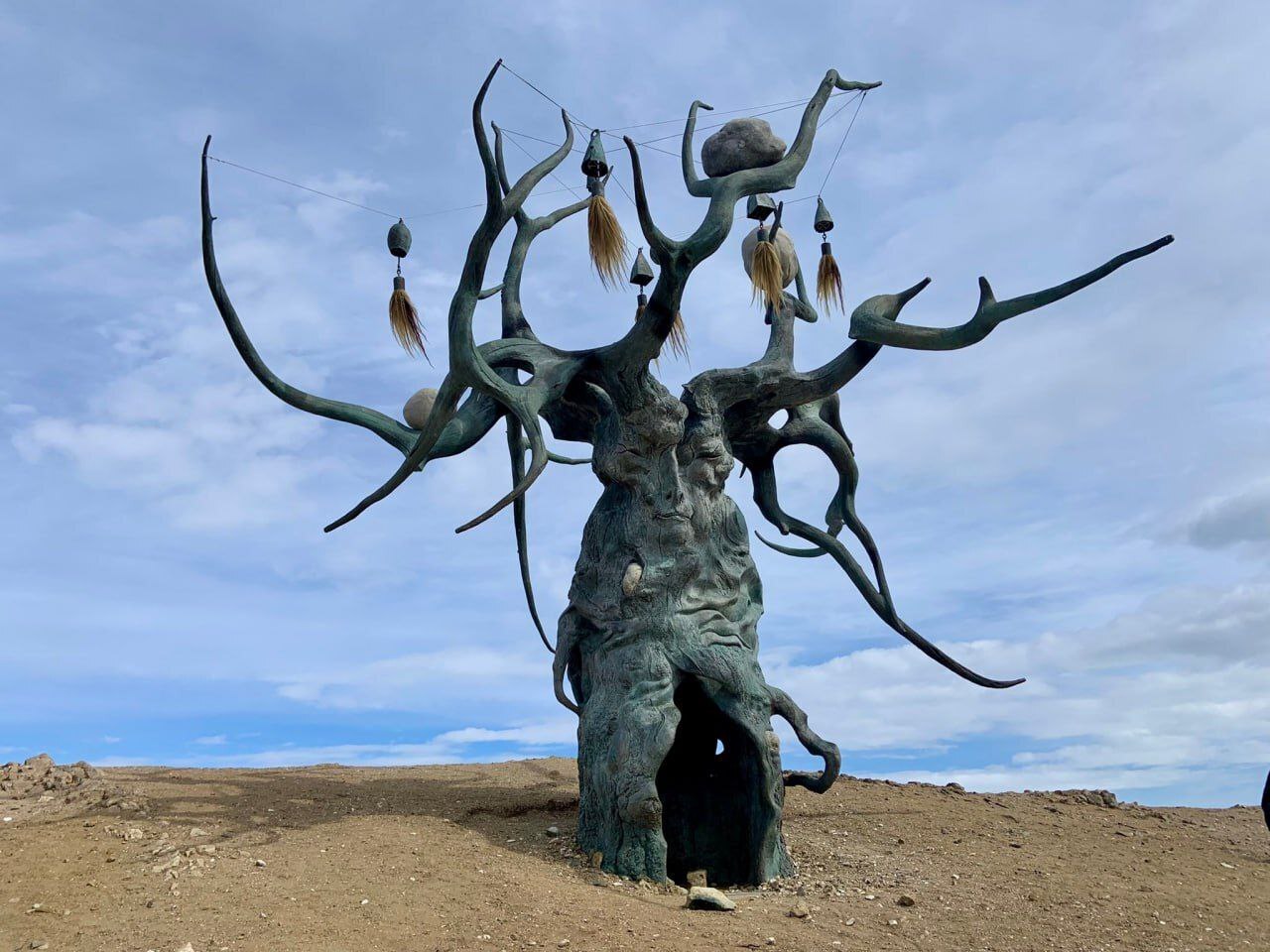 Скульптура, которая считается "Хранителем Байкала"