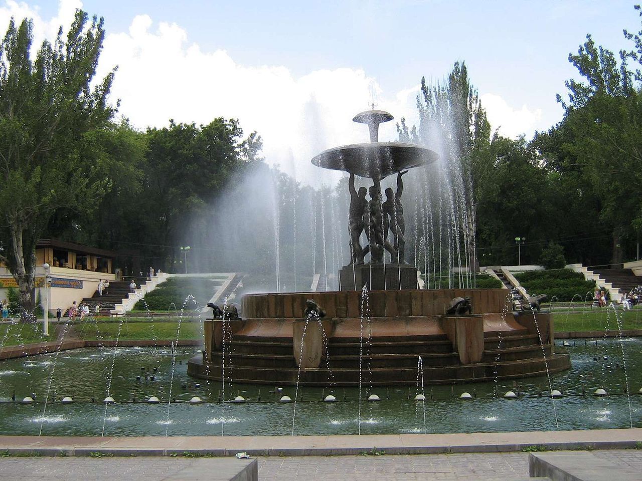 Площадь Театральная! Лавка капитальная! Рифмоплетство.