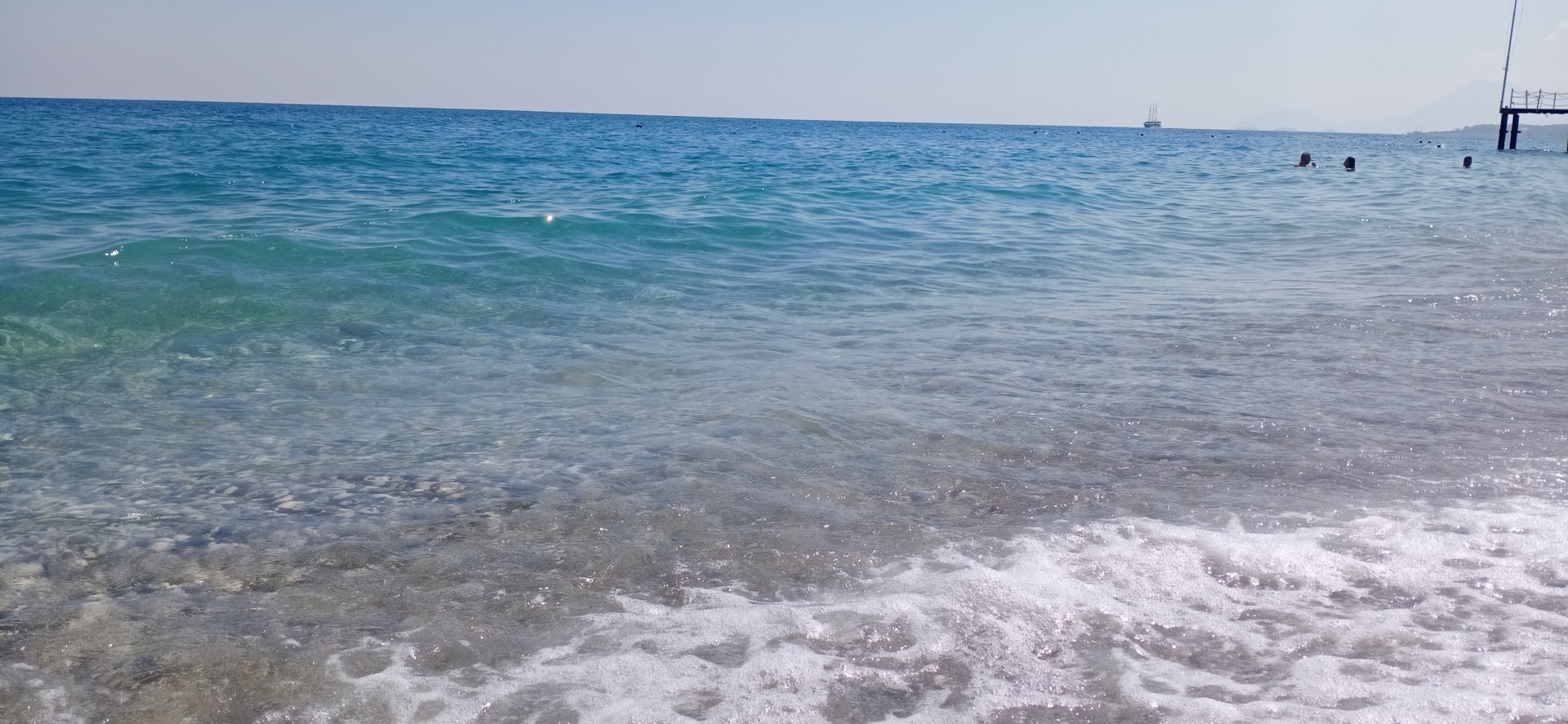 Жара в городе: можно ли ходить без майки?