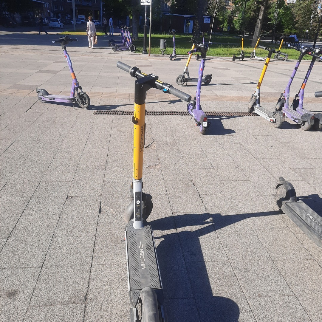 И снова про электросамокаты на пешеходных улицах города.