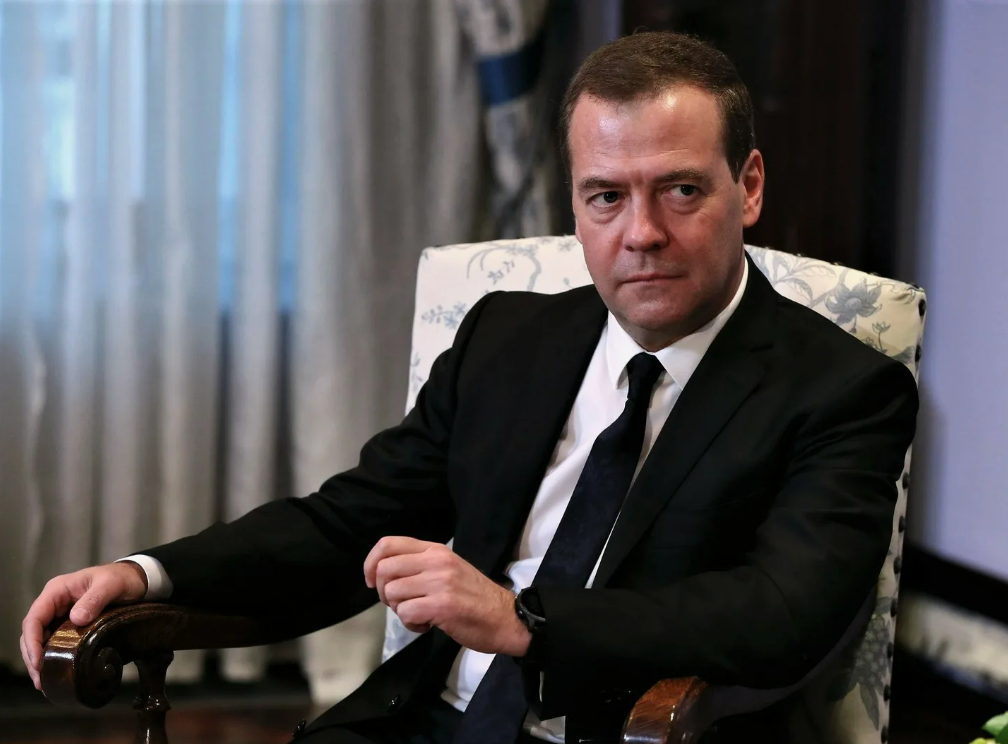 💥 Взрывные высказывания Медведева о кризисных отношениях с Западом: разоблачение сегодняшних обращений! 💥 💥