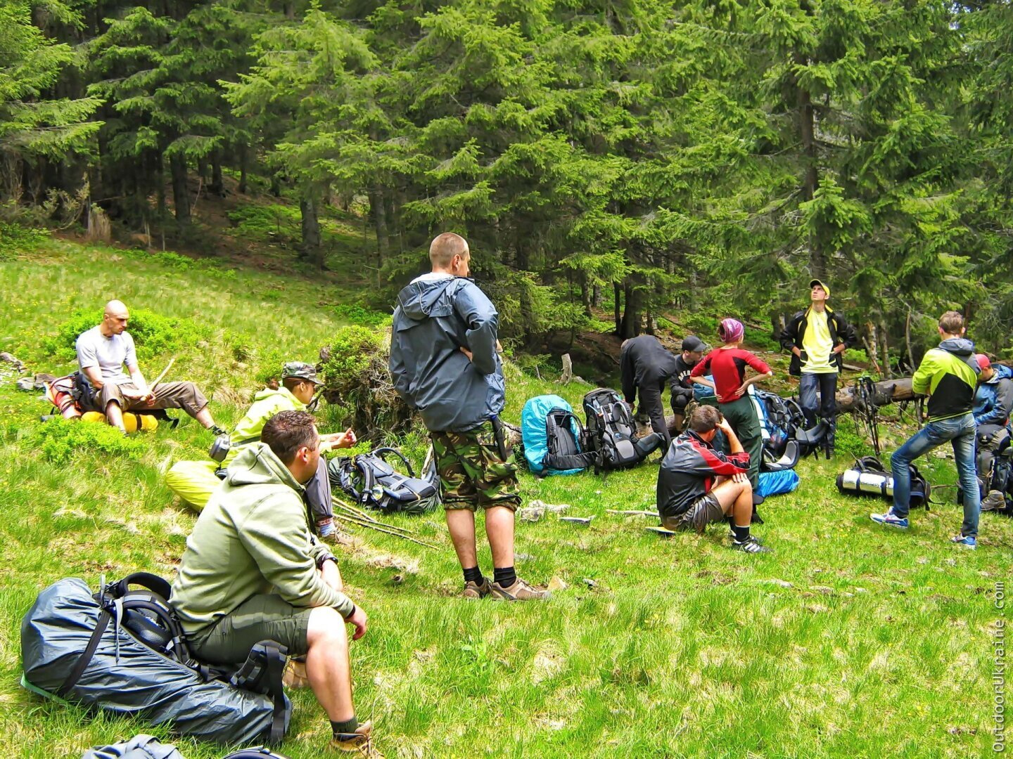 Поход — это отличная возможность вырваться из городской суеты и насладиться природой, подышать свежим воздухом и зарядиться энергией
