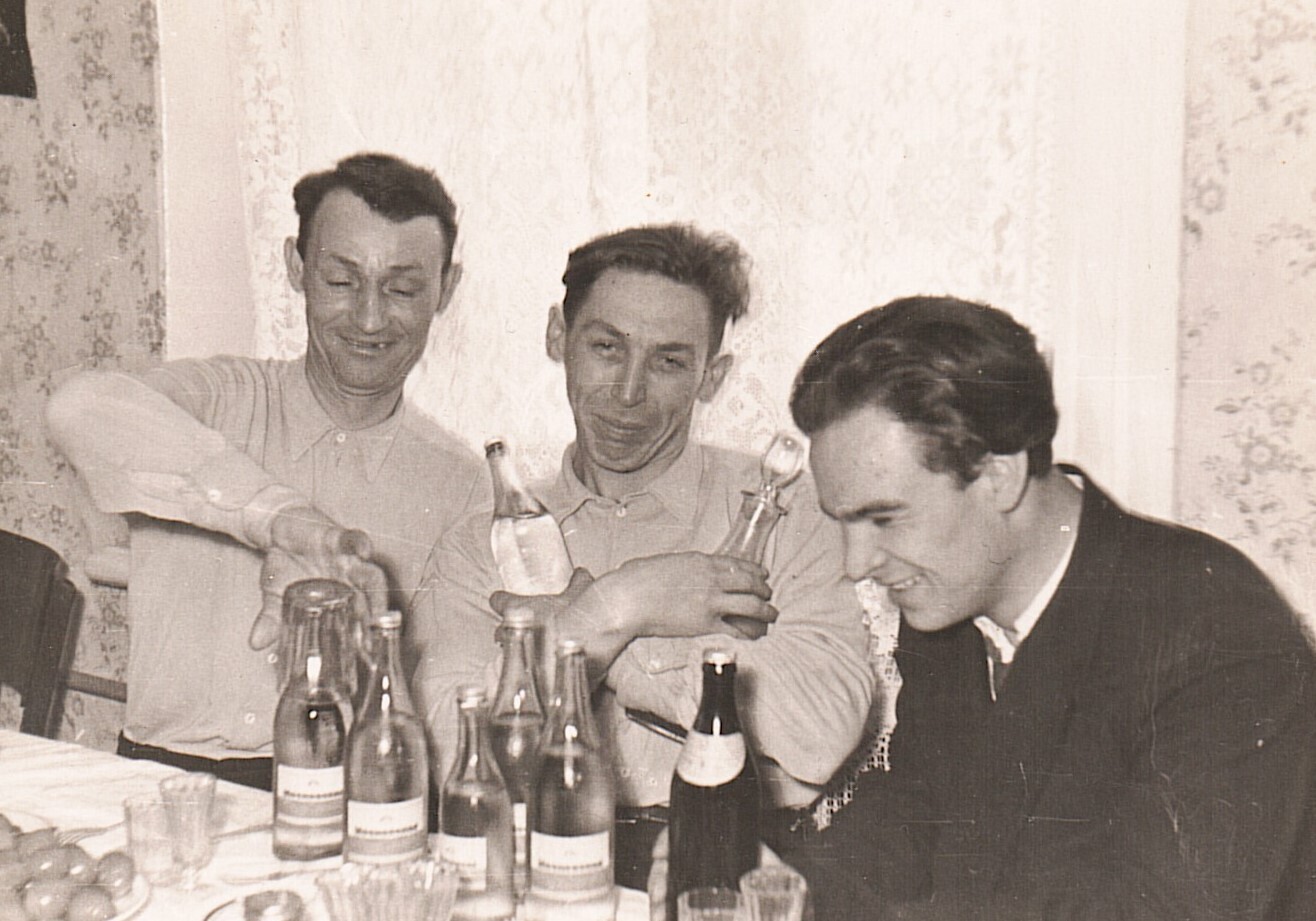 «А У НАС ВО ДВОРЕ…». (1) Лето.