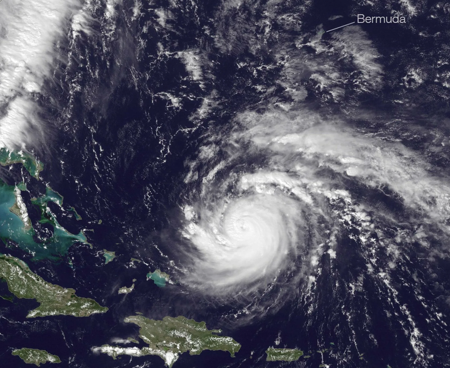 Бермудский треугольник - это легендарная зона в Атлантическом океане, где, по мнению некоторых людей, происходят загадочные и невероятные события