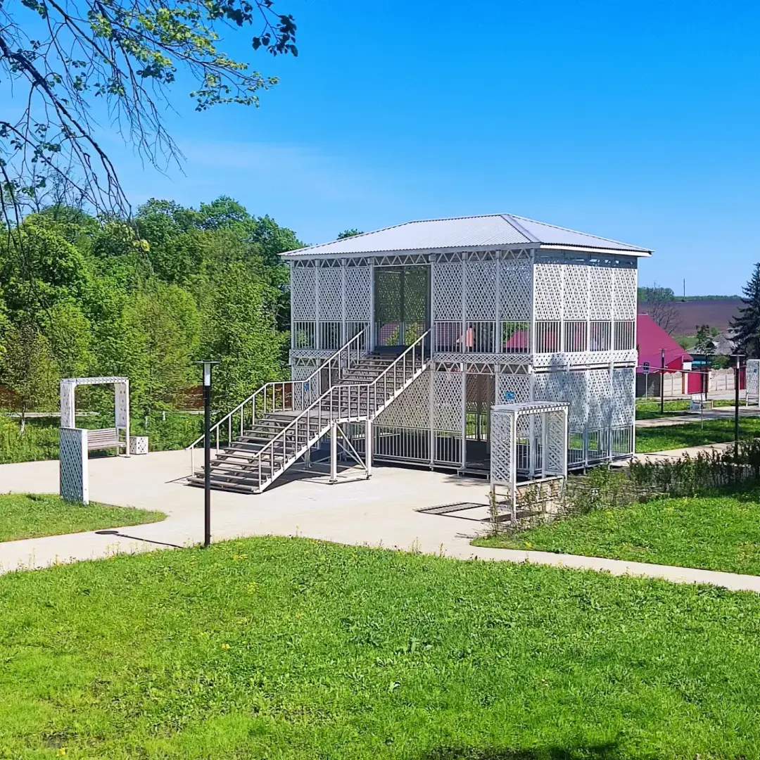 По местам малой родины моей мамы. Парк усадьбы Шеншиных, деревня Волково Мценского района Орловской области.