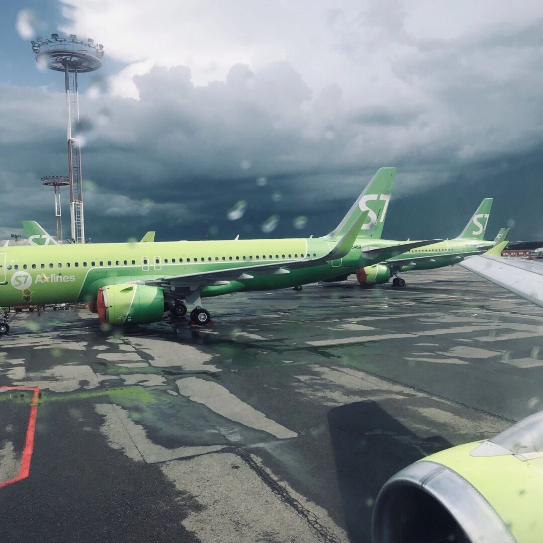 Чем опасны полеты на самолете в грозу.