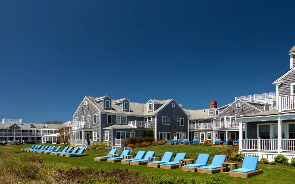 От официанта до гостя в отеле Grande Dame в Нантакете