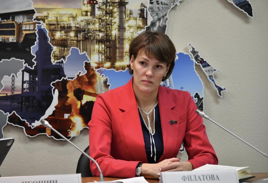 Дресс-код для «звезды». Почему нужно контролировать костюмы артистов?