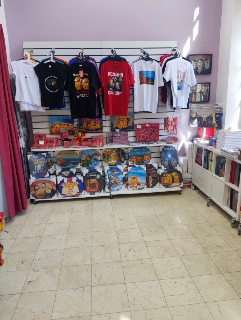 В чём феномен Васи Ложкина и чем его творчество нравится мне, плюс обзор двух шоу-румов: в Москве и в Санкт-Петербурге.