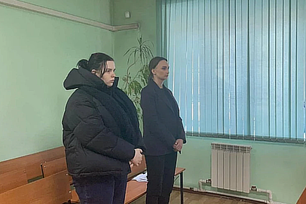 В Новосибирске начался суд над 22-х летней матерью, которая выкинула зимой новорожденного ребёнка в мусорный бак