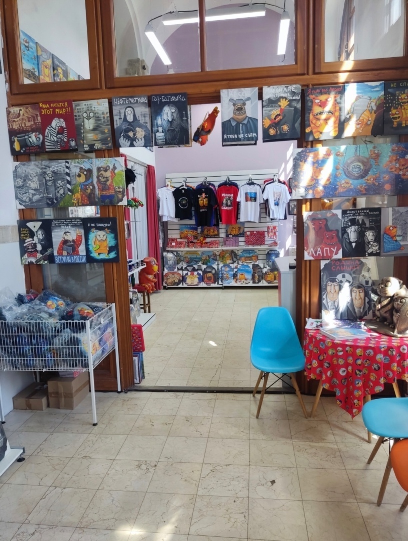 В чём феномен Васи Ложкина и чем его творчество нравится мне, плюс обзор двух шоу-румов: в Москве и в Санкт-Петербурге.