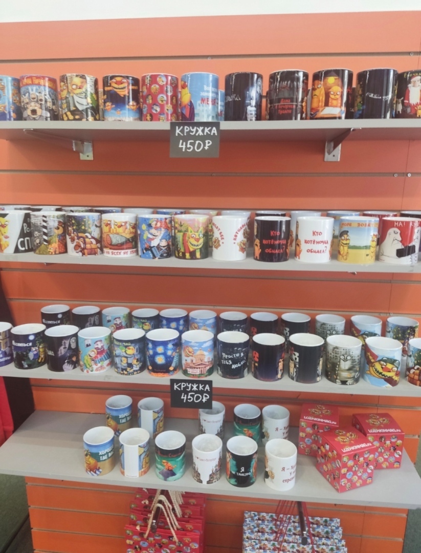 В чём феномен Васи Ложкина и чем его творчество нравится мне, плюс обзор двух шоу-румов: в Москве и в Санкт-Петербурге.