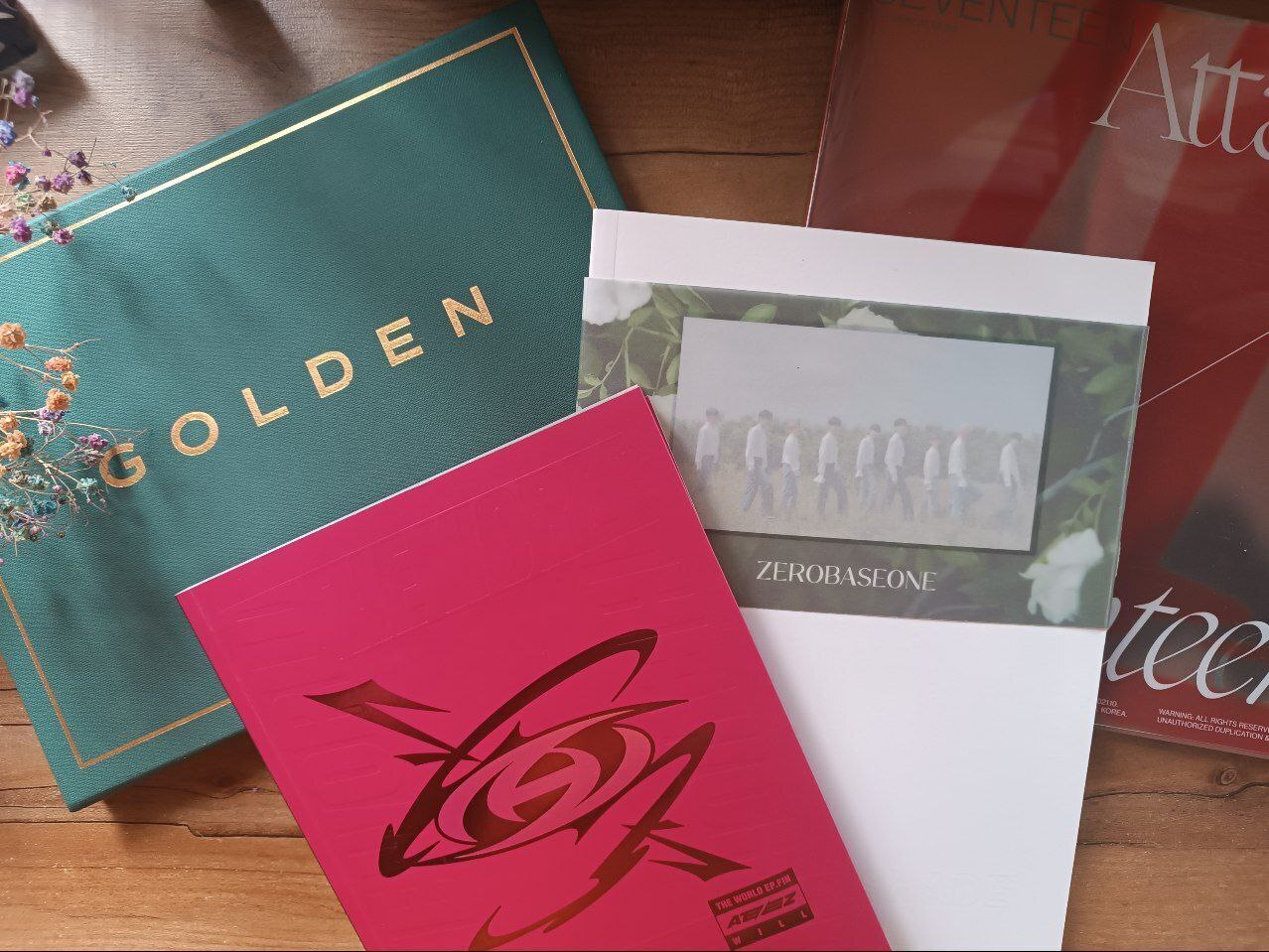 Как я потратила 15 000 рублей на k-pop альбомы и другой мерч за два месяца