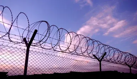 Девушка из Архангельской области просит пожизненное для отца, который сжег ее мать