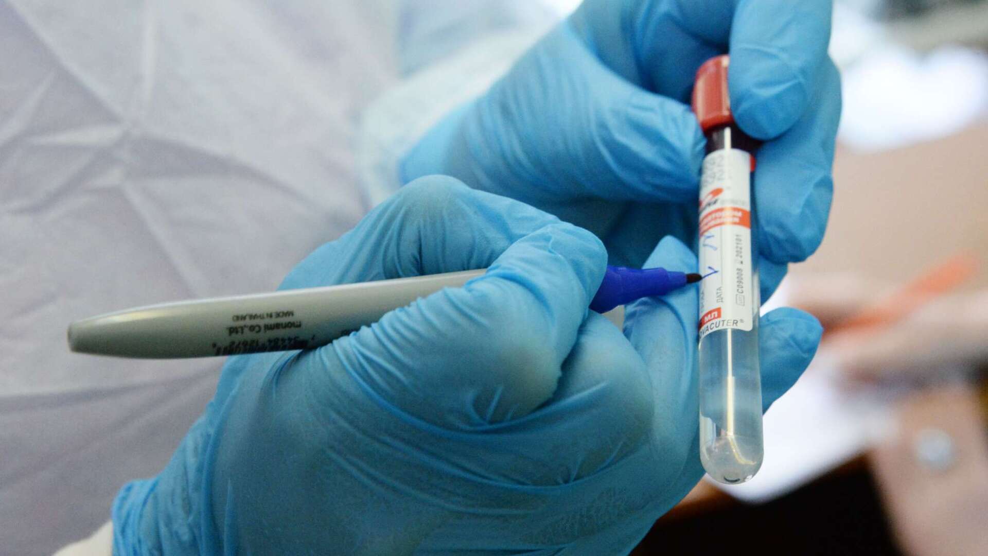 Что опять? Рост заболеваемости коронавирусной инфекции. Насколько опасен новый штамм, выявленный недавно в России?