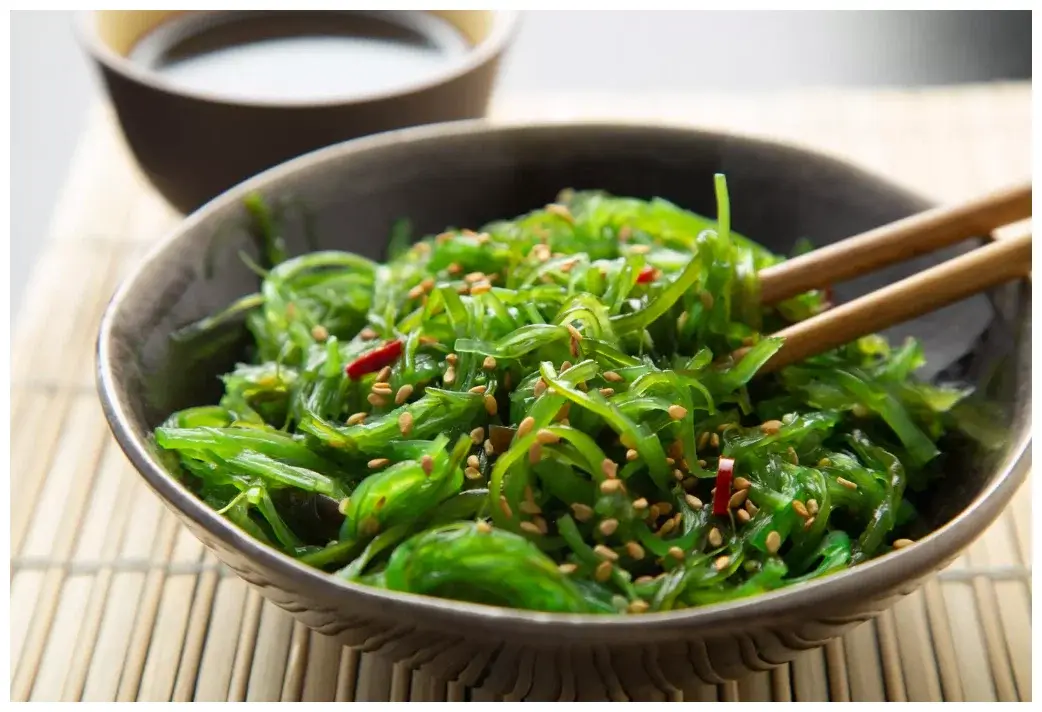 Водоросли – хороший источник белка! 10 способов использования на кухне! Рецепт коктейля из зеленых водорослей!