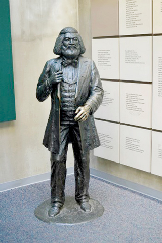 Выбранный первым чернокожим астронавтом, он отправился в космос шесть десятилетий спустя