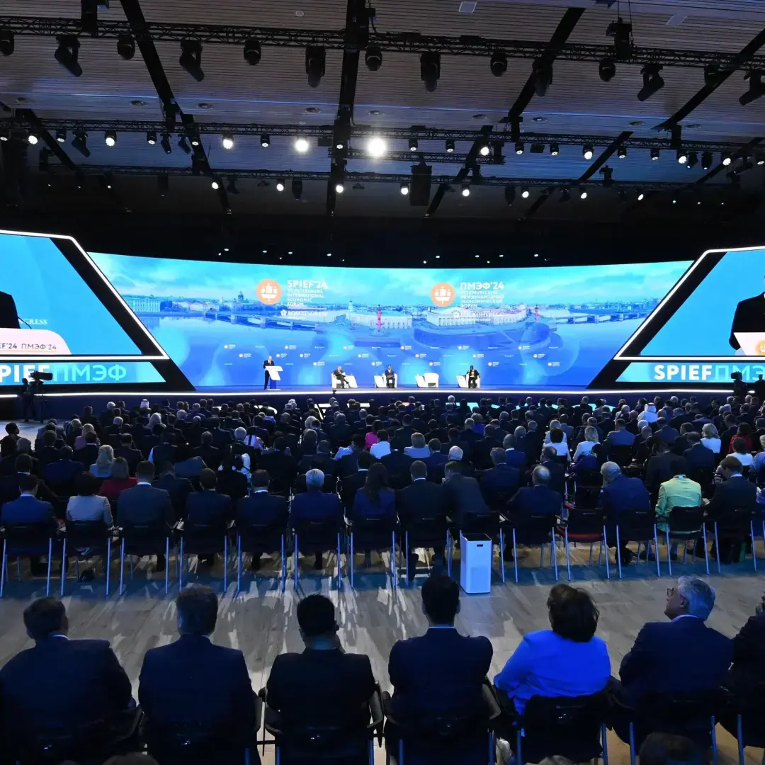 Мир устал от США – американец о ПМЭФ