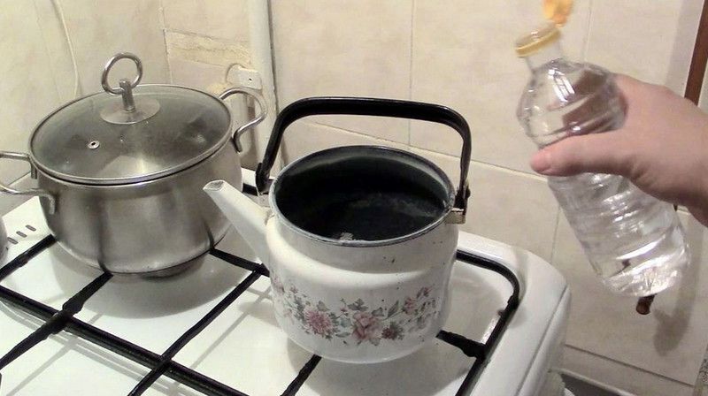 Удаление накипи со стенок кастрюли, чайника и самовара
