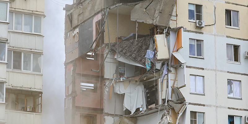 Каково количество погибших в результате обрушения подъезда Шебекина после обстрела,